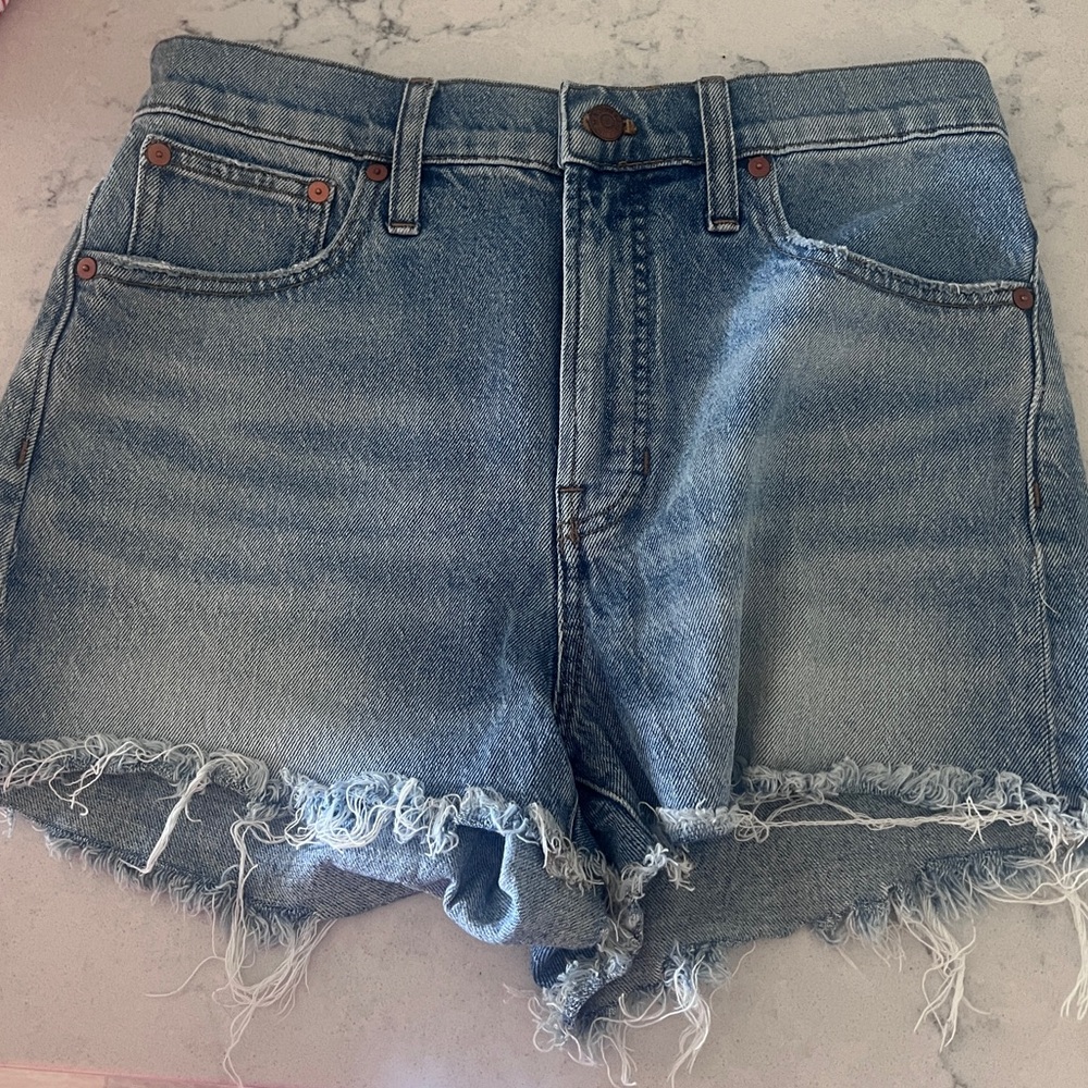 Madewell “the perfect Jean short” high rise frayed ends